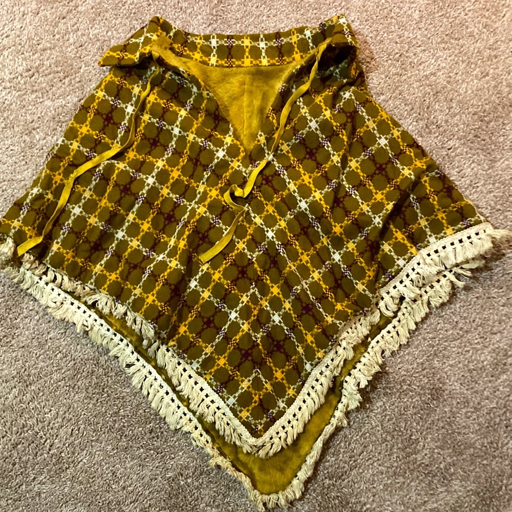 Adorable possibly hand made vintage poncho, faux fur lined